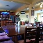 Family Iv Hotel