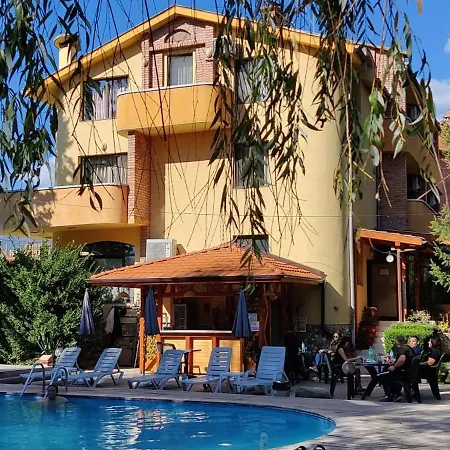 Family Iv Hotell